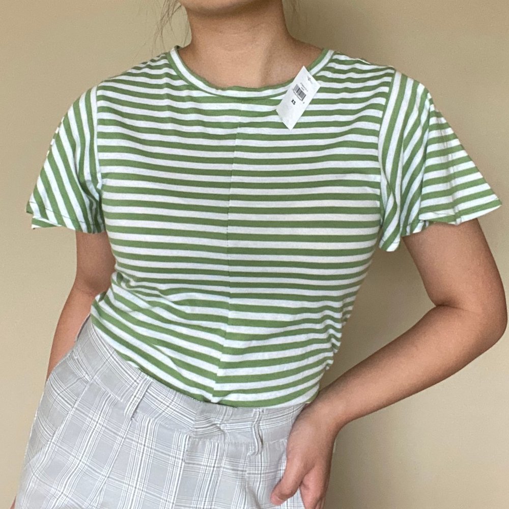 Banana Republic white/green striped fashion tee